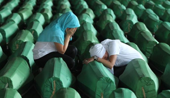 Bugün Boşnakların Kapanmayan Yarası Srebrenitsa Katliamının Yıl Dönümüydü