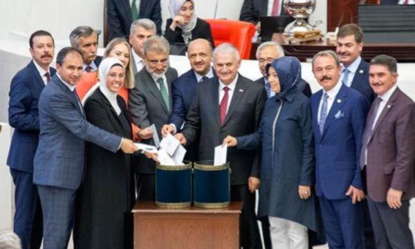 TBMM Başkanlık Seçimi Sonrasında Binali Yıldırım Meclis Başkanı Oldu