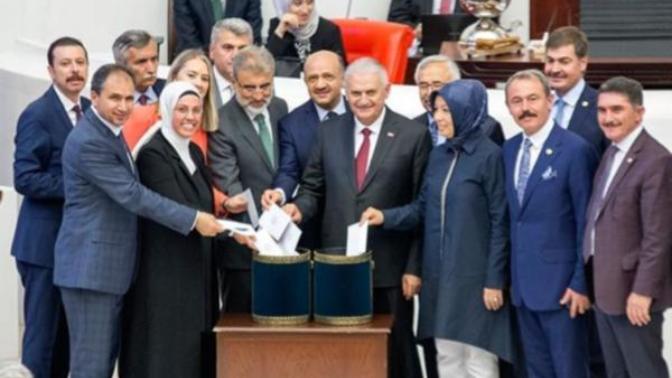 TBMM Başkanlık Seçimi Sonrasında Binali Yıldırım Meclis Başkanı Oldu