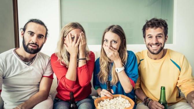 Arkadaşlarla Cümbür Cemaat Film İzlemek İstediğinde Başına Gelecekler Nelerdir?