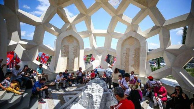 Son Dakika: 15 Temmuz Şehitler Köprüsü'nde Yürüyüş Başladı