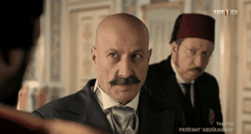 Dört Şeyi Kötüleyen İnsandan Uzak Durun!