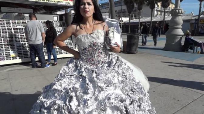 Geçmiş Dönemlerde Hiç Olmasa da Olurmuş Dedirten Pahalı Moda Parçalar!