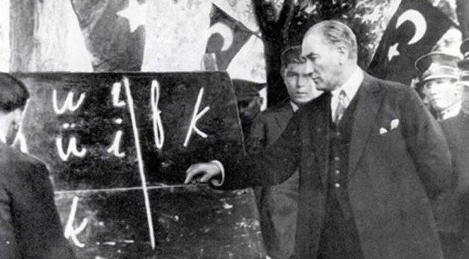 Türkiye'nin En Yakışıklı 8 Öğretmeniyle Mesleğe Dair Söyleşi