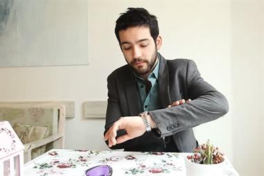Erkeklerin Kadınlarda Hoşlanmadığı, Kadınların İse Yapmaktan Vazgeçmediği 10 Şey!