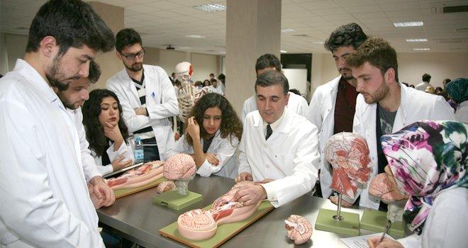 Bir Tıp Fakültesi Sistemi Olan Aktif Eğitim Nedir?