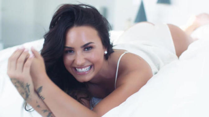 Demi Lovato Aşırı Doz Eroin Kullanımından Hastaneye Kaldırıldı