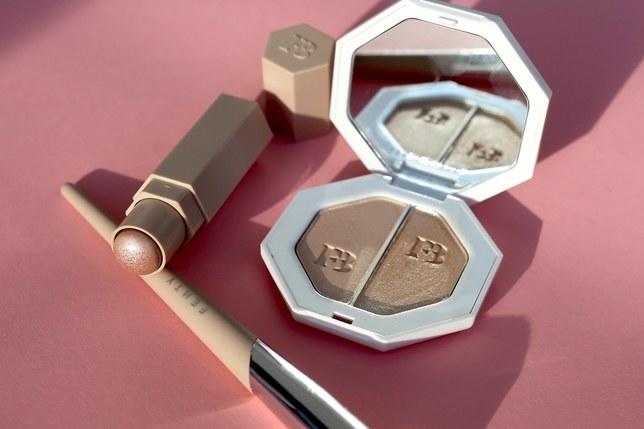 Wet N Wild Rose In The Air Paletini Deniyor ve Sizin İçin Tek Paletle 3 Farklı Makyaj Yapıyorum!