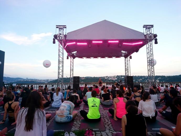 Nike Women ile Şehirden Kaçış Planına Dahil Olduk; Koşu, Meditasyon, Müzik Üçlüsüyle Unutulmaz Bir Akşam Yaşadık!