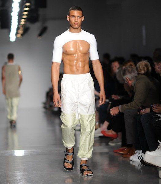 Erkekler İçin Tasarlanmış Gelmiş Geçmiş En Saçma Moda Trendleri