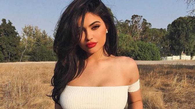 Instagram Kylie Jenner ve Takipçileri İçin Özel Yüz Filtresi Yayınladı
