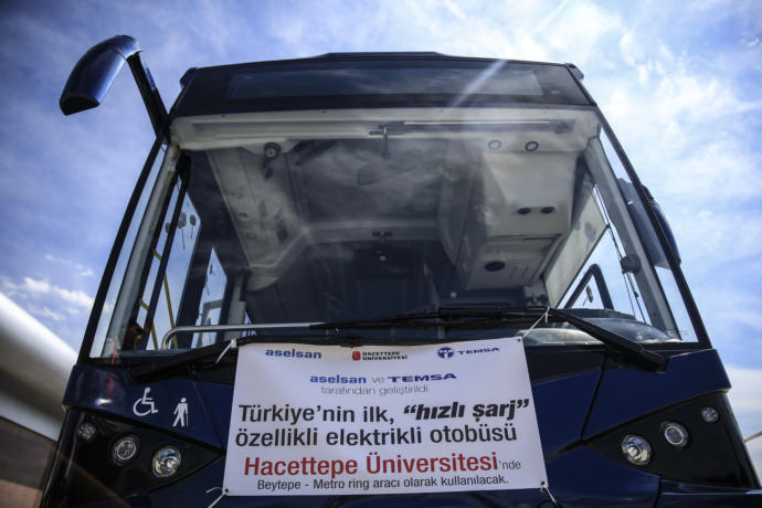 Türkiye'nin 'Hızlı Şarj' Özelliğine Sahip İlk Otobüsü Hacettepe'de Öğrencilerle Buluştu