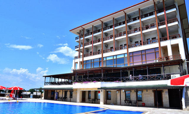 Otel Sahibi Müşterisine İnsanlık Dersi Verdi