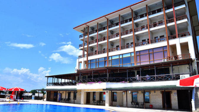 Otel Sahibi Müşterisine İnsanlık Dersi Verdi
