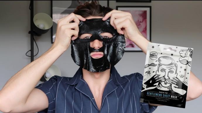 Siyah Noktalar İ&ccedil;in Maske