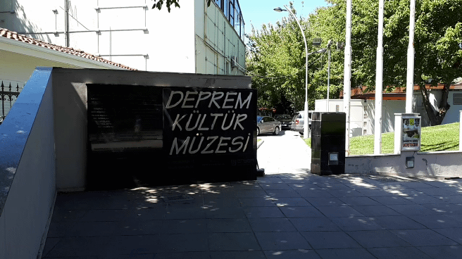 Müze, Sakarya Merkez'inde, Cumhuriyet Mahallesi Kavaklar Caddesi'nde yer alıyor.
