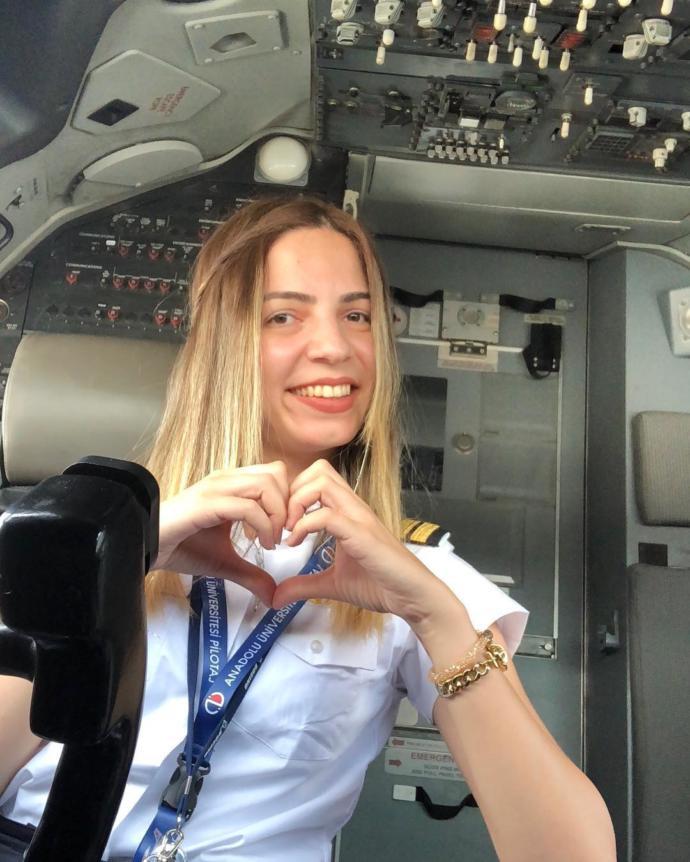 Onlar Gökyüzünün Mavi Melekleri: Türkiyenin En Değerli 4 Pilot ve Hostesi İle Söyleşi