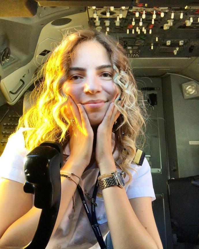 Onlar Gökyüzünün Mavi Melekleri: Türkiyenin En Değerli 4 Pilot ve Hostesi İle Söyleşi