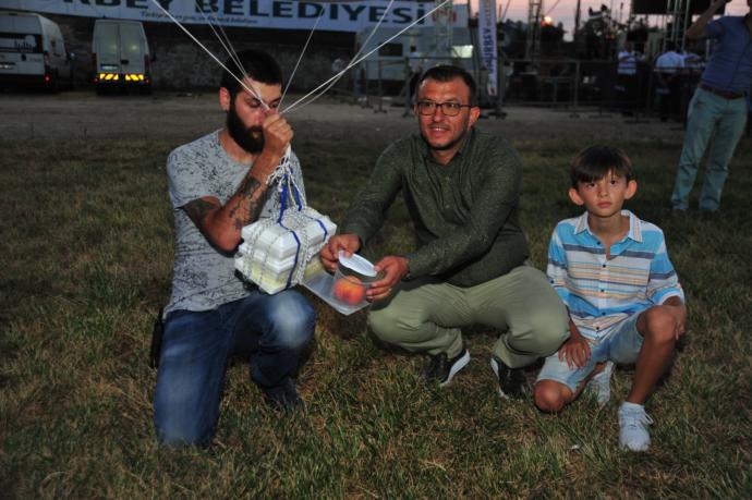Şeftali Festivalinde Birinci Seçilen Şeftali Uzaya Gönderildi