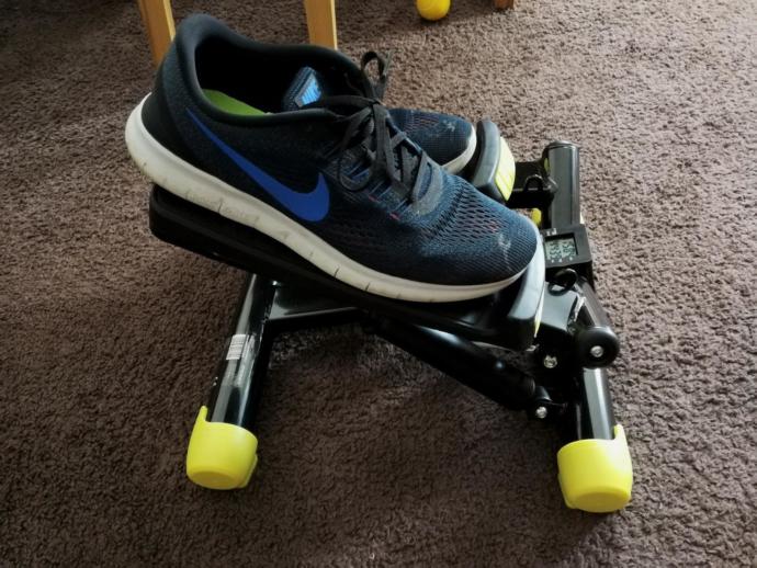 Fitkraft Twister FTKTSTEPSWI000 Siyah, Bilgisayarlı ve Germe Aparatlı Step Aleti