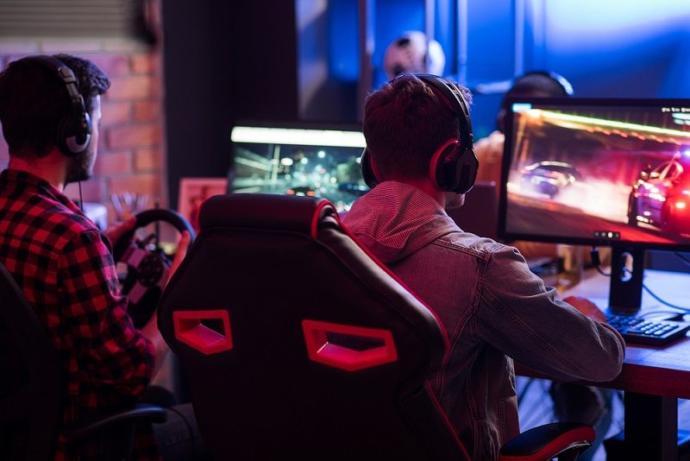 GXT 707R Gamer Koltuğu
