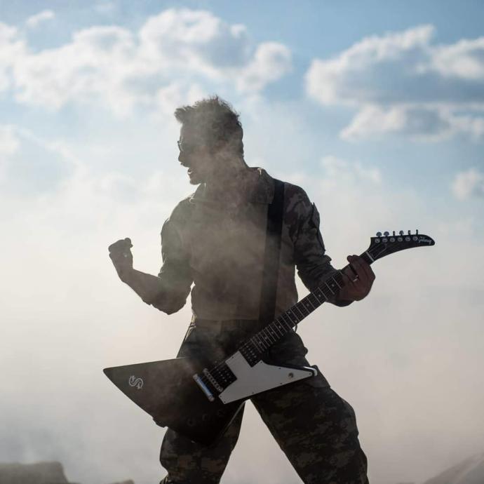 Dağ Komando Taburu İle Çekilen Film Gibi Klip: Rock Müzik Sanatçısı Oğuz Sırmalı İle Söyleşimiz Var