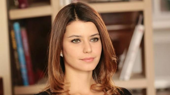 Yalnızca Popülerlikleriyle Değil, Yaptıkları Bağışlarla da Adlarından Söz Ettiren 9 Ünlü!