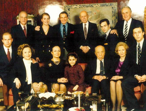 Yalnızca Popülerlikleriyle Değil, Yaptıkları Bağışlarla da Adlarından Söz Ettiren 9 Ünlü!