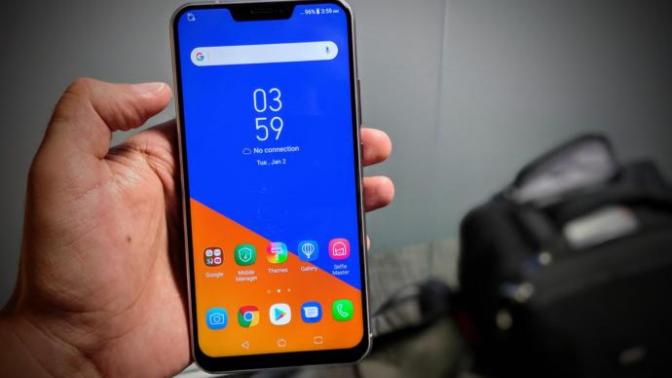 Akıllı Telefonlarda Kim Daha Dayanıklı?