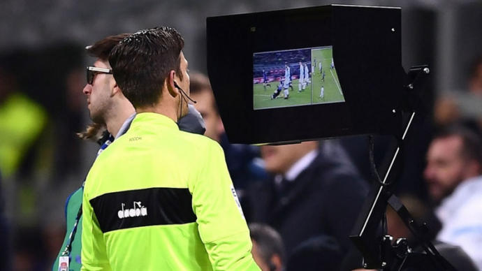 Dünyanın En Popüler Spor Dalı Olan Futbolda, VAR Sisteminin Faydaları Nelerdir?