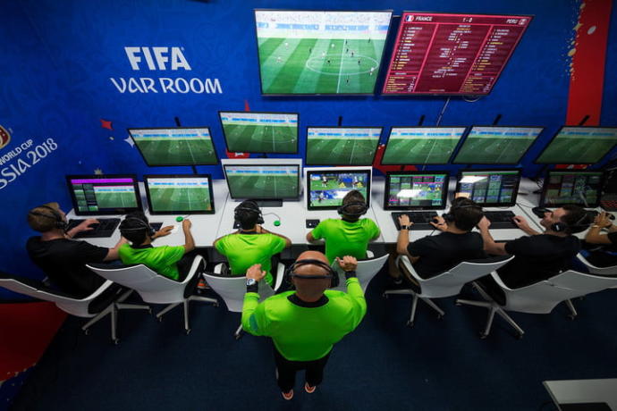 Dünyanın En Popüler Spor Dalı Olan Futbolda, VAR Sisteminin Faydaları Nelerdir?