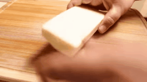 Menemende Yeni Tatlar Arayanlara Önerim: Kıymalı Kaşarlı Menemen!