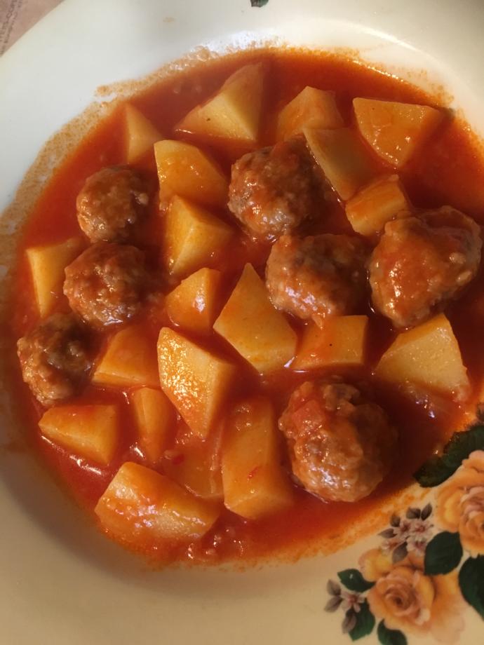 Patates ve Köftenin En Leziz Buluşması: Sulu Köfte Nasıl Yapılır?