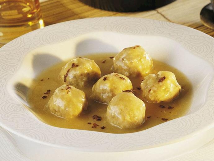 İnce bulgur ve kıymayla hazırlanan sonra da tarhana içine bırakılan o leziz yemektir. Çorba sevmeyenlere çorbayı sevdirebilen olabiilir