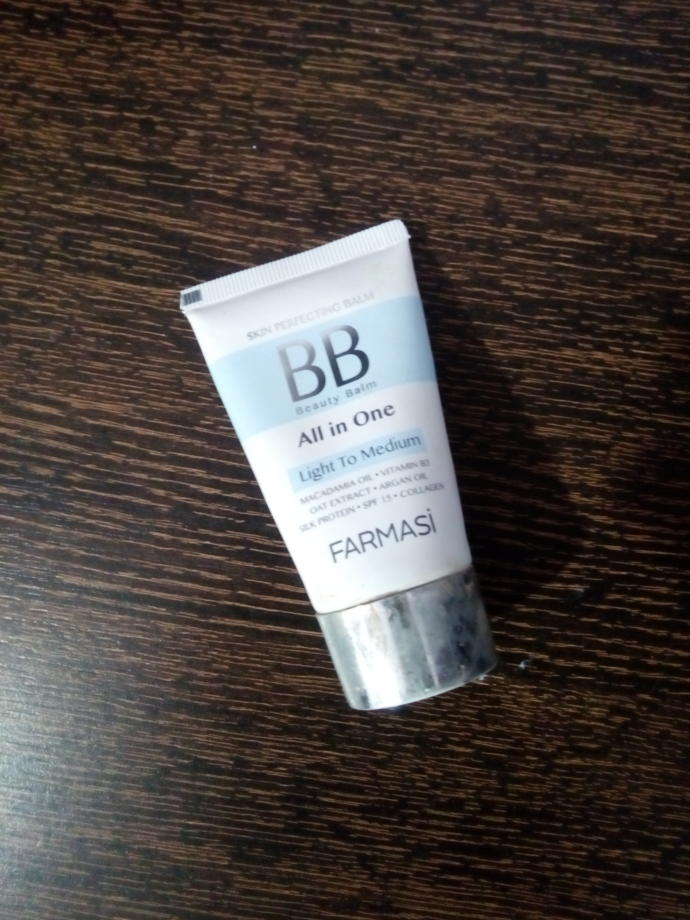 Cildinizde Hiçbir Şey Yokmuş Gibi Hissettiren Farmasi BB Krem'i İnceliyorum