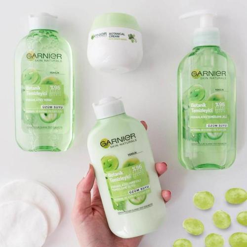 2) Sakal bıyık ya da yüzümüzün yağlanmaması için Garnier Botanik Temizleyici