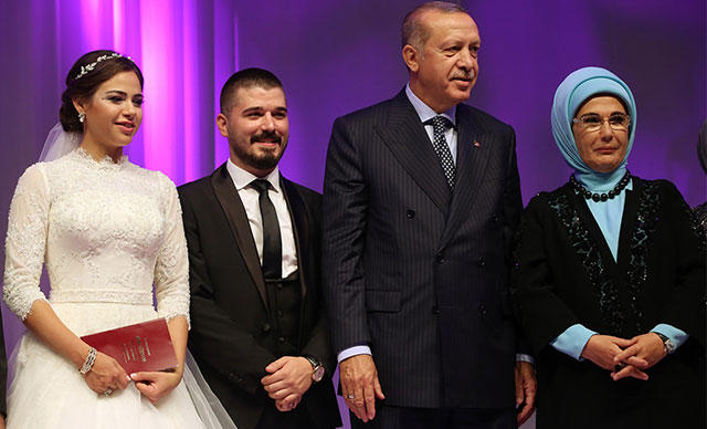 Cumhurbaşkanı Erdoğan Nikah Şahidi Oldu