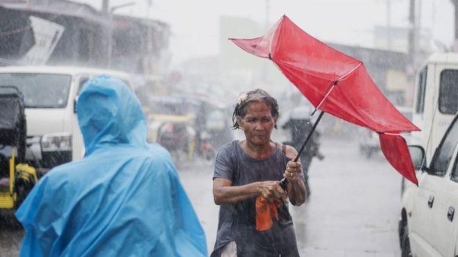 Filipinler'de Mangkhut Tayfunu: En Az 14 Kişi Hayatını Kaybetti