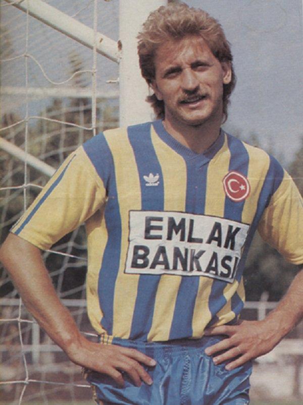 Türk Futbolunun Bıyıklı Abilerine Saygı Duruşu: Futbol Tarihine Adlarını Kazımış 8 Bıyıklı Futbolcu