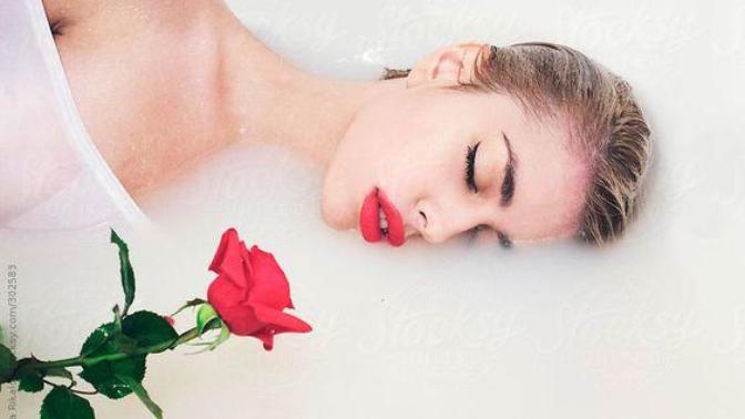 Çok Sevmiş Ama Hiç Sevilmemiş İnsanların Aşka Küsmelerinin Nedenleri Neler?