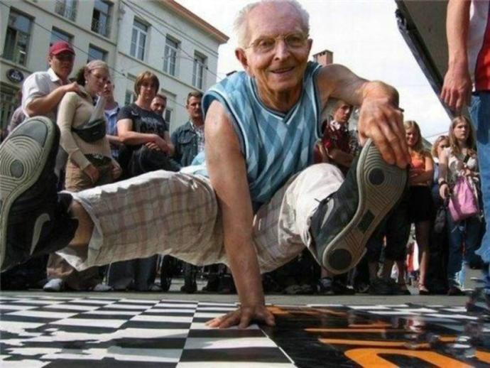 Yaş 70 İş Bitmemiş Dedirten Deli Dolu Tavırlarıyla Birbirinden Sportif 7 Dede