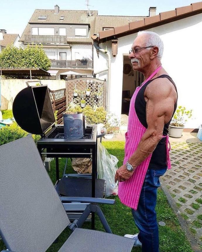 Yaş 70 İş Bitmemiş Dedirten Deli Dolu Tavırlarıyla Birbirinden Sportif 7 Dede