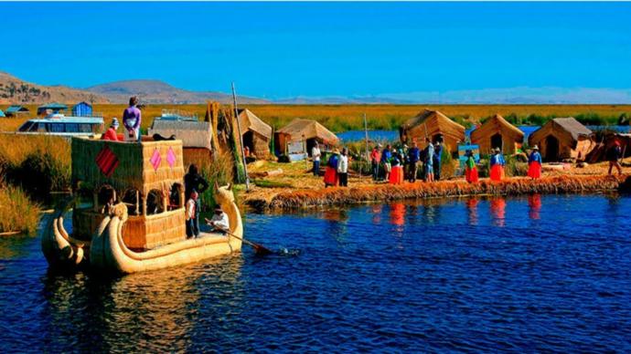 Titikaka Gölünün Yüzen Ada Sakinleri: İnkaların Torunu Urolar