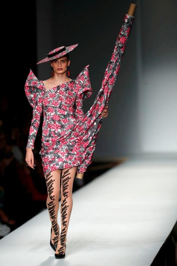 Milano Moda Haftası'ndaki İlginç Defileden Kareler