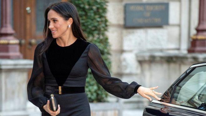 İngiltere Düşesi Meghan Markle’ın Kapısını Kendisinin Kapatması İngiltere'de Olay Oldu