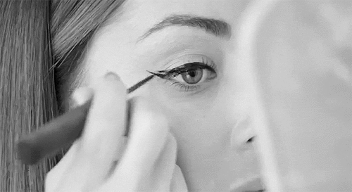 Mükemmel Bir Eyeliner Çekmenin 7 Önemli Adımı