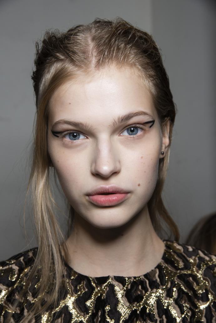 2018 Paris Moda Haftasında Boy Gösteren Mankenlerin Makyaj Stilleri