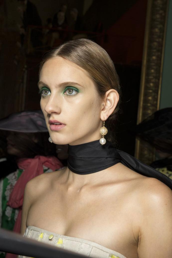 2018 Paris Moda Haftasında Boy Gösteren Mankenlerin Makyaj Stilleri
