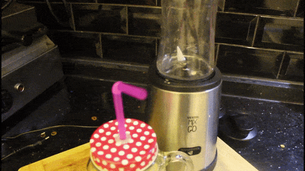 Kışın Zinde Kalmanızı Sağlayacak Smoothie Tarifimi Sizinle Paylaşıyorum!