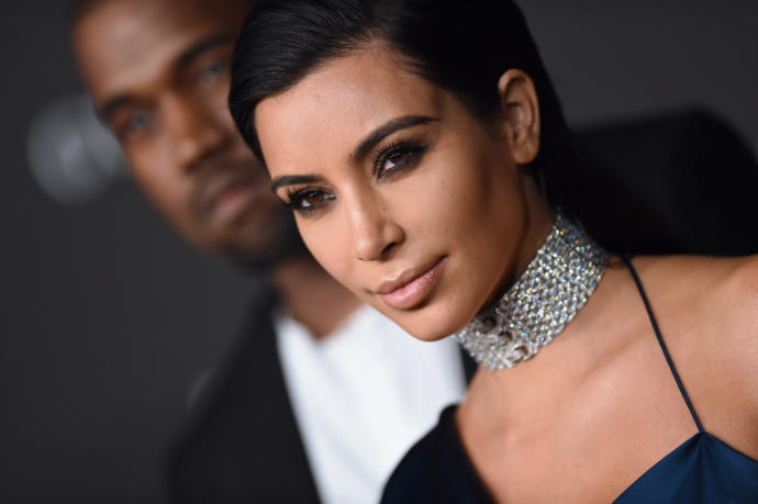 Kanye West'ten Karısı Kim Kardashian'ı Mest, Bizi Pes Ettiren Uçuk Fiyatlı Hediyeler!